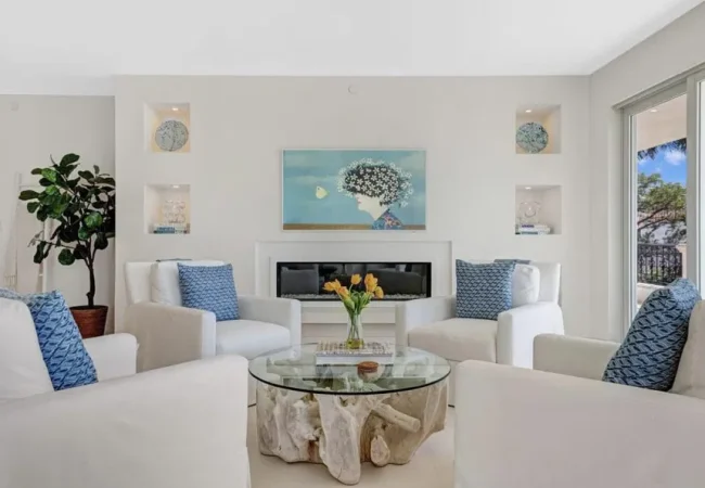 Cozy-living-room-interiors-by-Decorilla-designer-Michael-J-1024x678